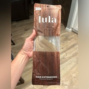 Lula hair extensions 16” natural blonde sell separately. Never used